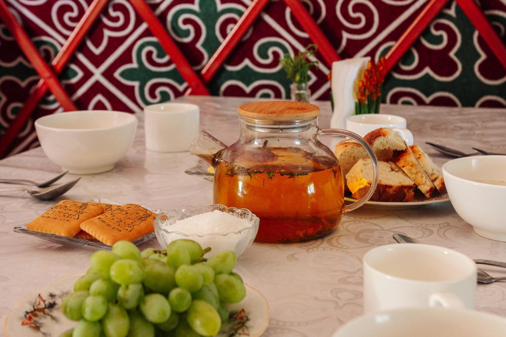 Eco Yurt Camp Arashan Hotell Teploklyuchenka Exteriör bild