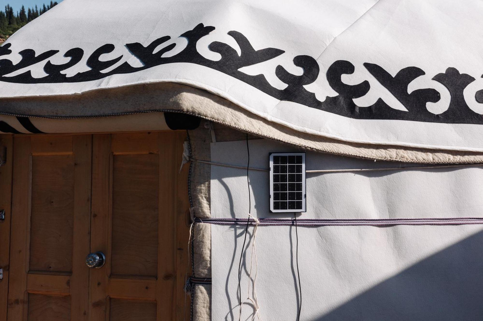 Eco Yurt Camp Arashan Hotell Teploklyuchenka Exteriör bild