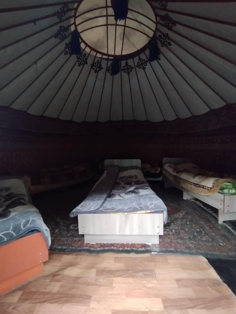 Eco Yurt Camp Arashan Hotell Teploklyuchenka Exteriör bild
